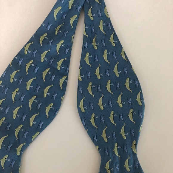 Vineyard Vines Bow Tie - Picture 2 of 4